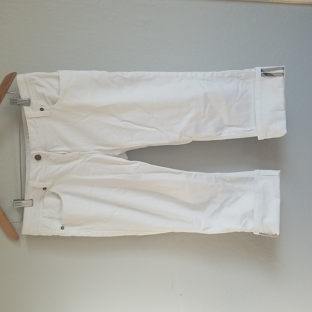 Women's Burberry White Buckingham cuffed crop Jeans in size 30.